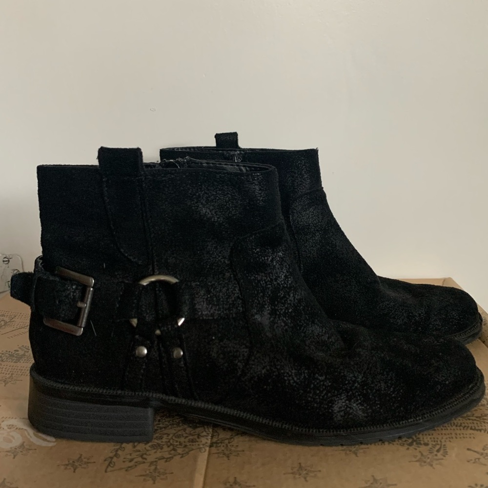 Aerosoles Women’s size 8.5 suede booties